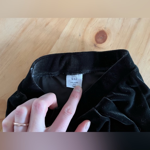 Baby Gap 3-6month Black Plush/ Velvet Pants - Picture 3 of 4